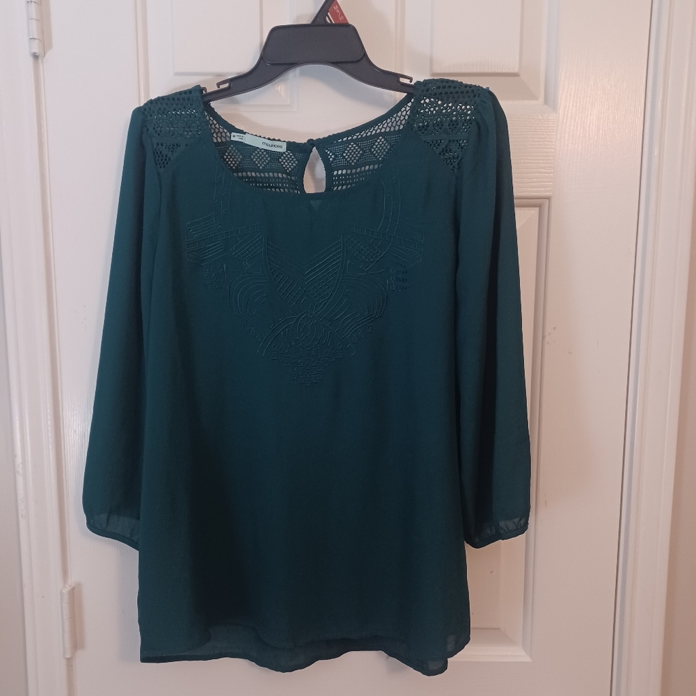 Maurices Embroidered Front Lace Back Top Sz M